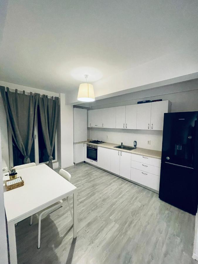Santorini Residence Apartment Otopeni Exteriör bild
